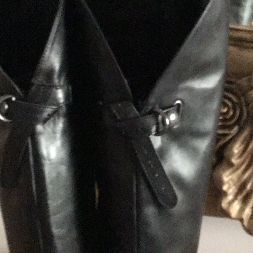 Boot - Picture 4 of 7